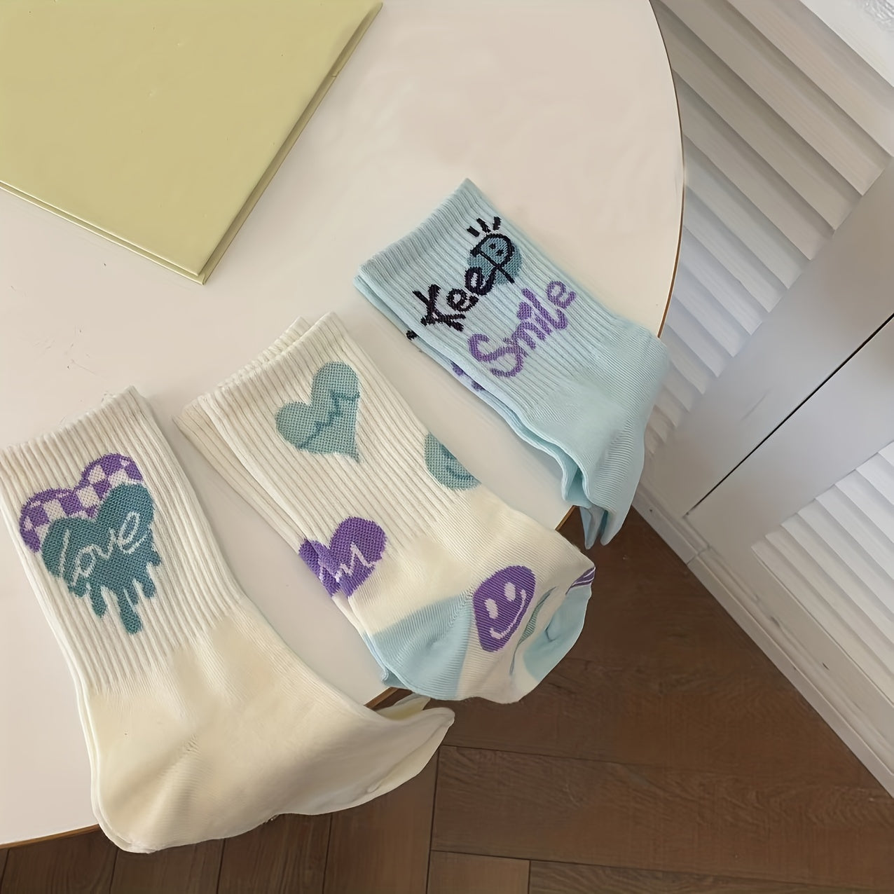 3 Pairs Heart Print Socks Comfy & Breathable Mid Tube Socks Women's Stockings