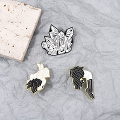 Japanese Sadako Pattern Brooch Mobile Phone Decoration Crystal Pin