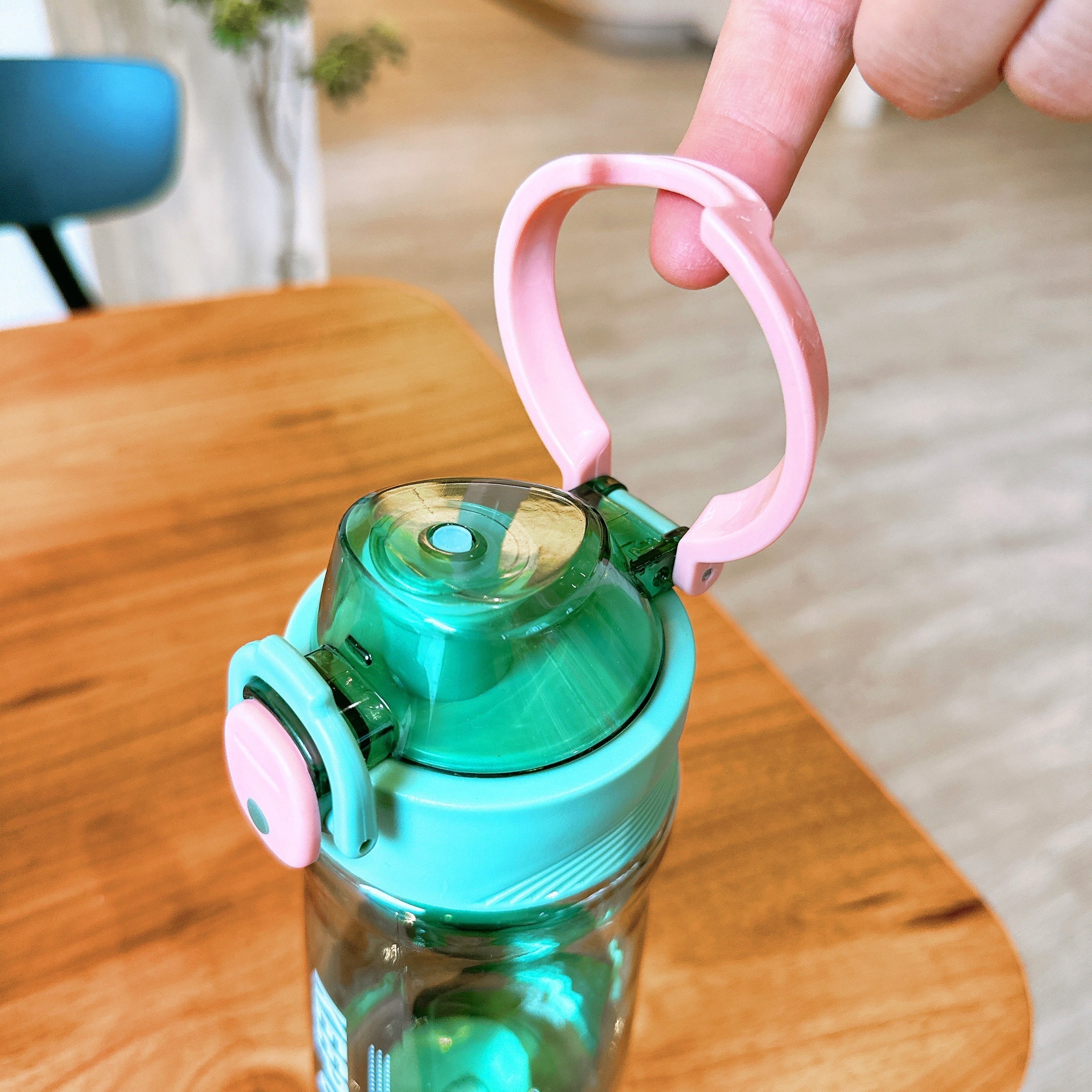 Classic Transparent Water Bottle with Filter Mesh for Summer