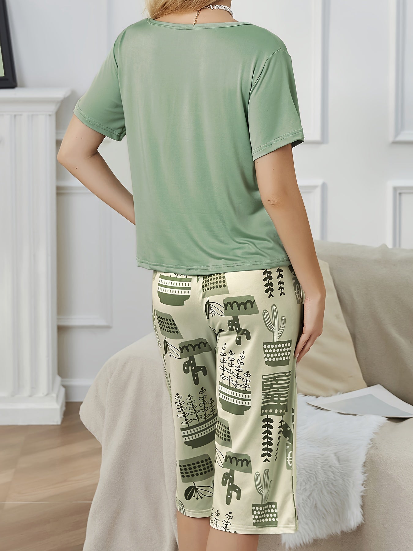 Letter Print Pajama Set Short Sleeve Crew Neck Top & Capris Pants