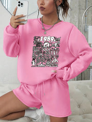  Casual Outfit Set: Graphic Sweatshirt & Shorts