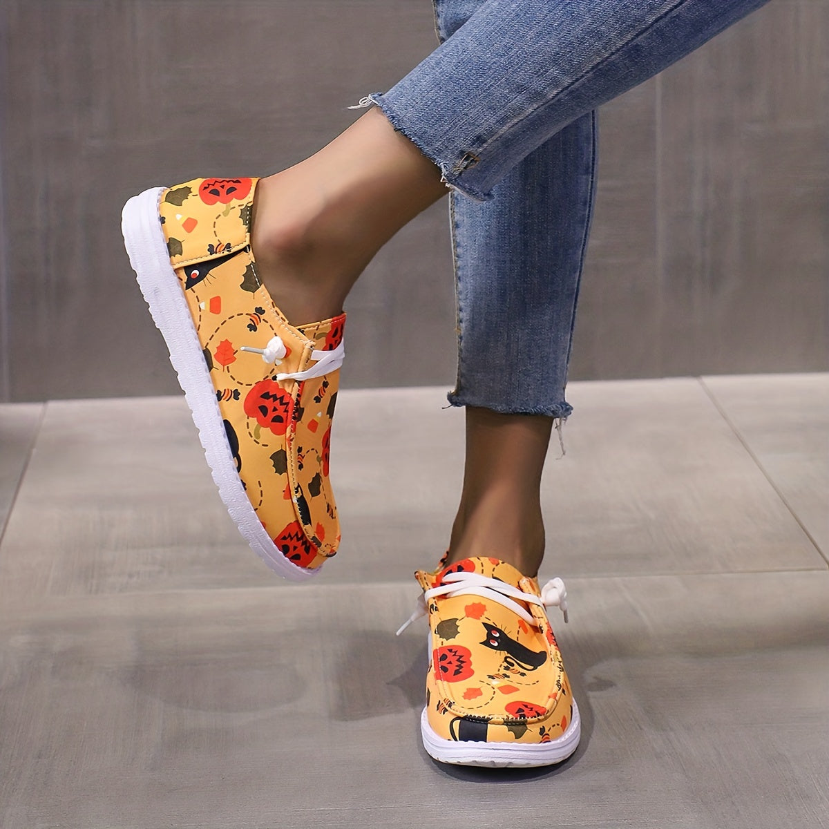 Halloween Print Flat Lightweight Skate Shoes