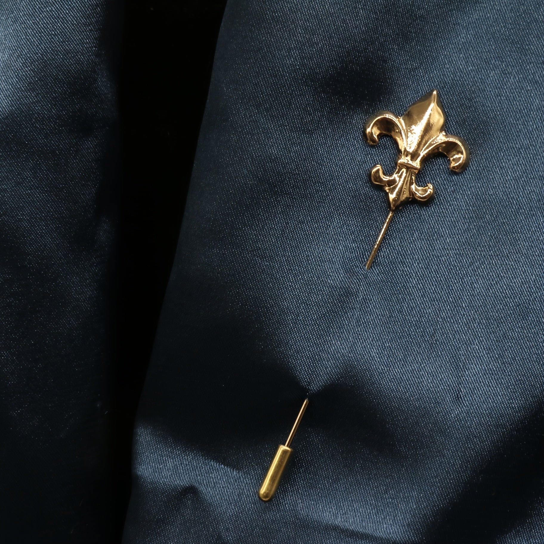 Vintage Military Style Flower Brooch Long Pin for Men