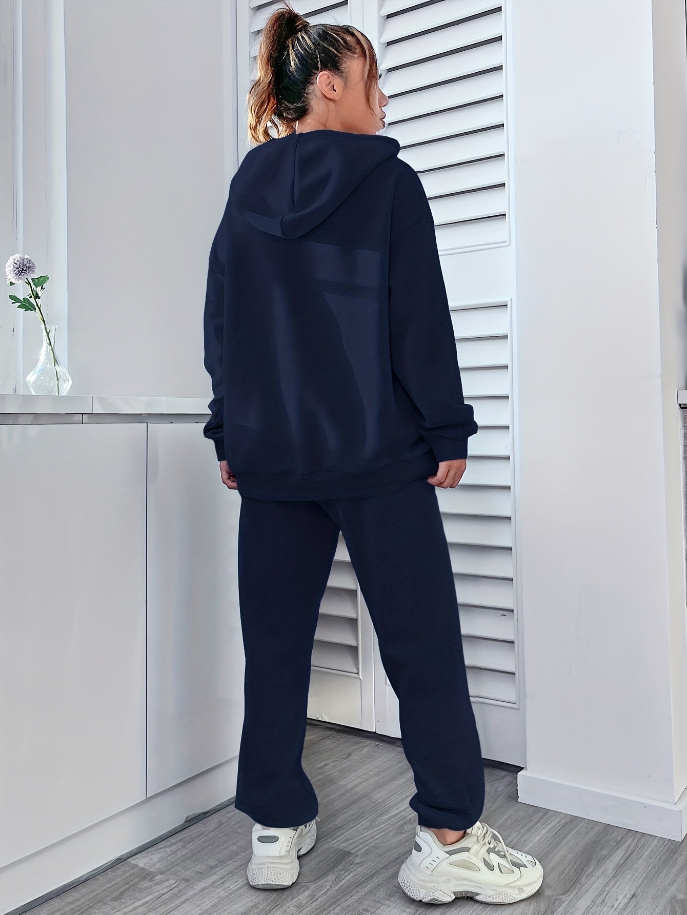  Women's Letter Graphic Hoodie & Joggers Outfit Set