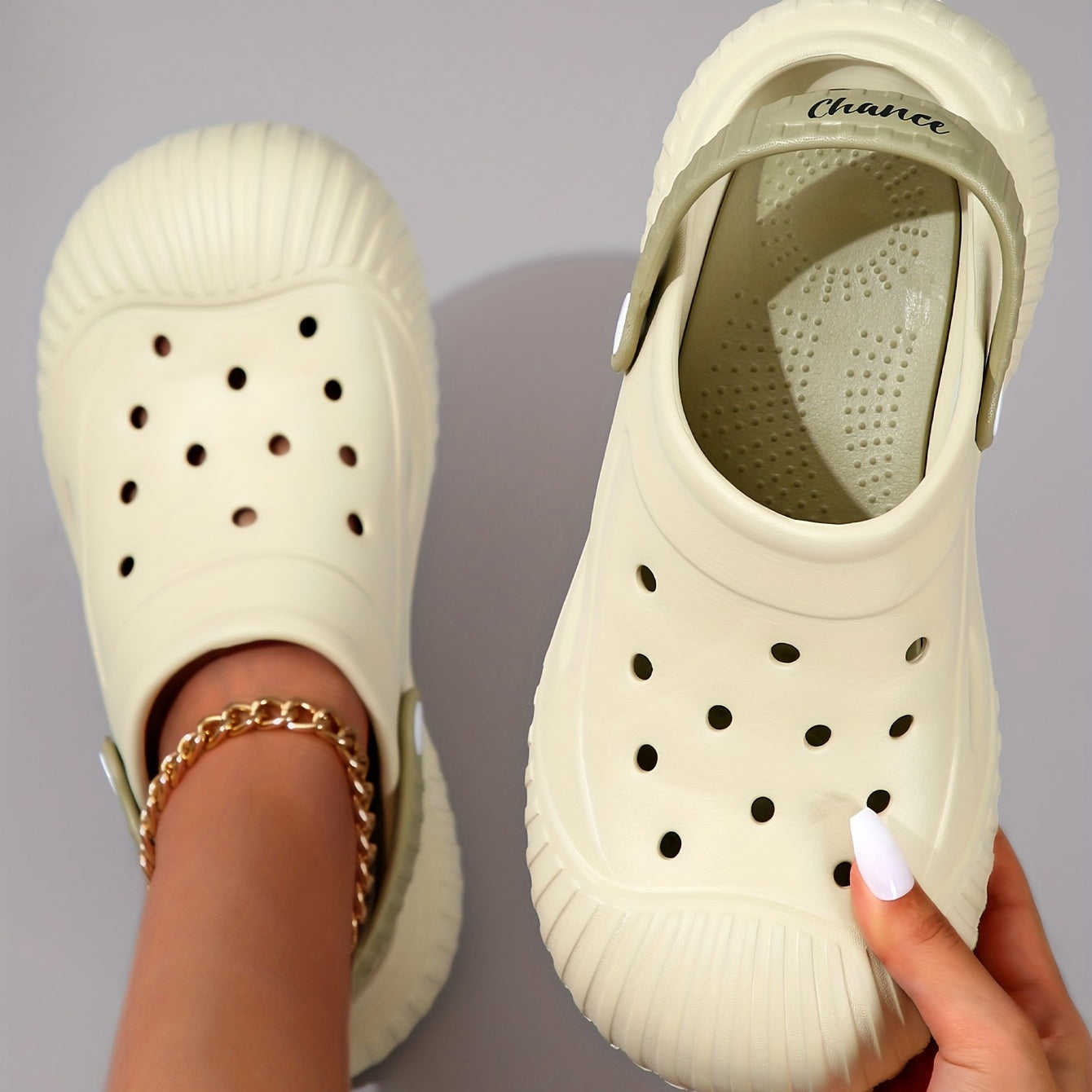 Women's Garden Clogs Closed Toe Hollow Out Sandals