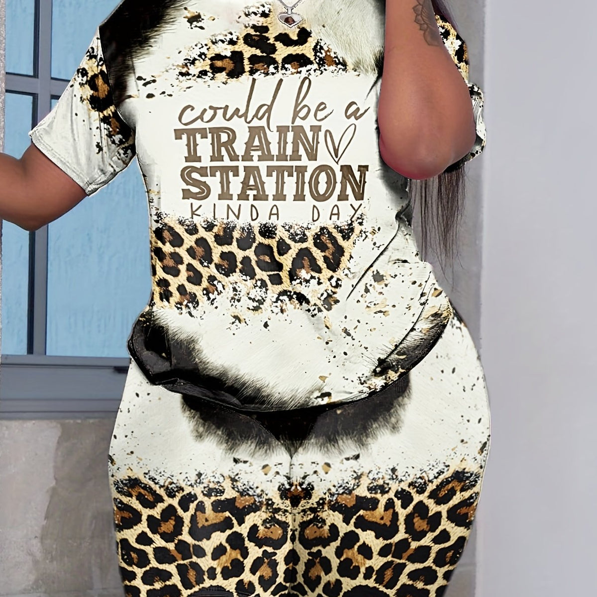 Leopard & Letter Print Tee & Shorts Set
