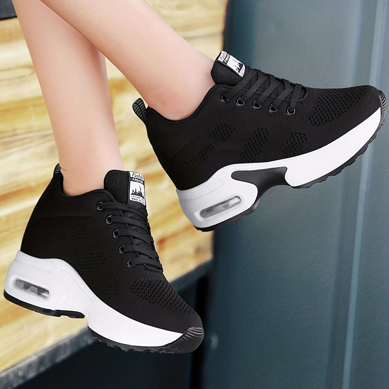 Women's Breathable Mesh Platform Sneakers Lace Up Outdoor Shoes