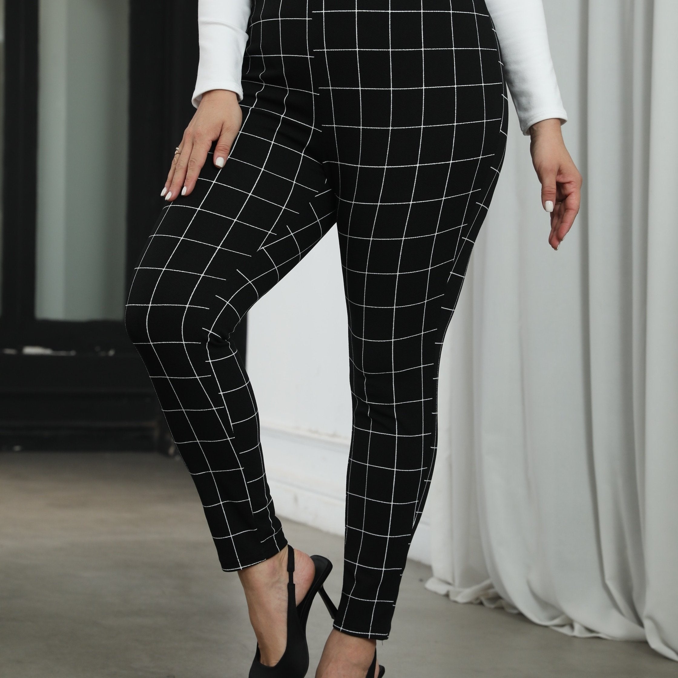 High Rise Skinny Trousers