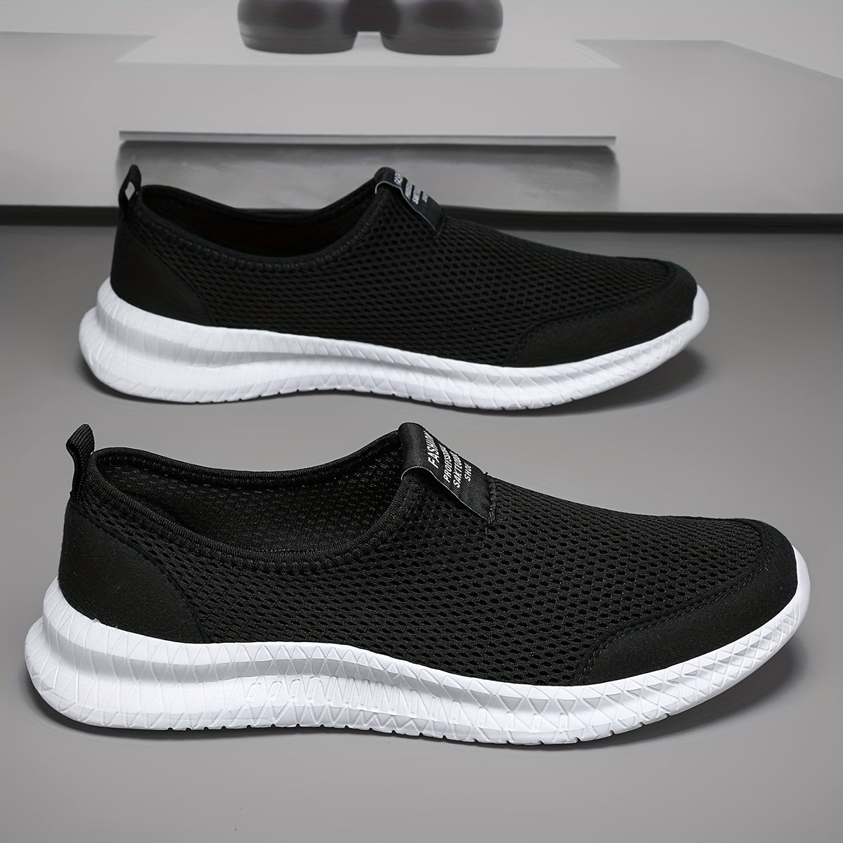 Men's Lightweight Slip On Casual Shoes for Traveling Jogging