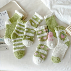6 Pairs Heart & Stripe Pattern Plush Socks Soft Mid Tube Women's Stockings
