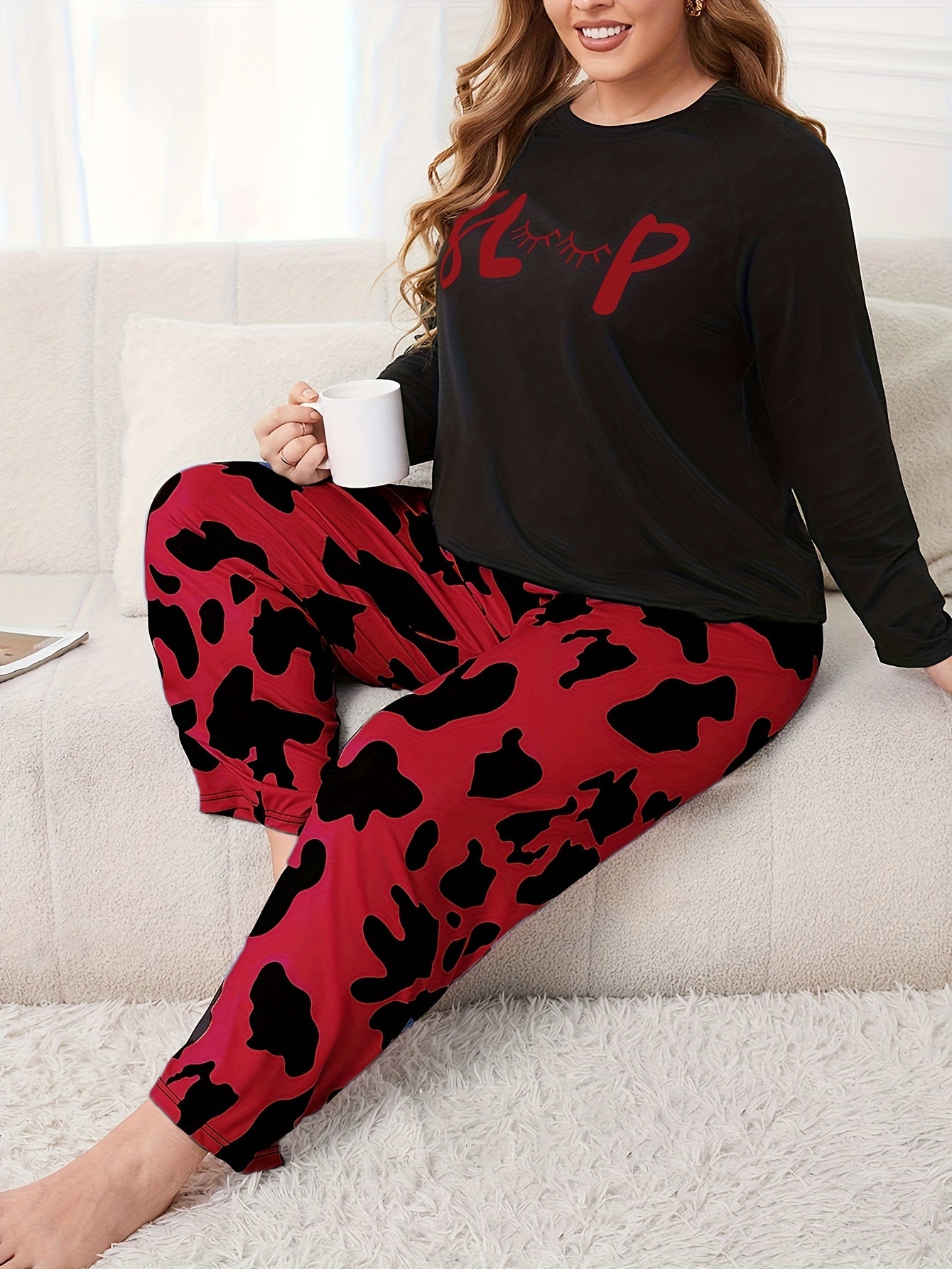  Eyelash & Cow Print Long Sleeve Round Neck T shirt & Pants Pajamas Set