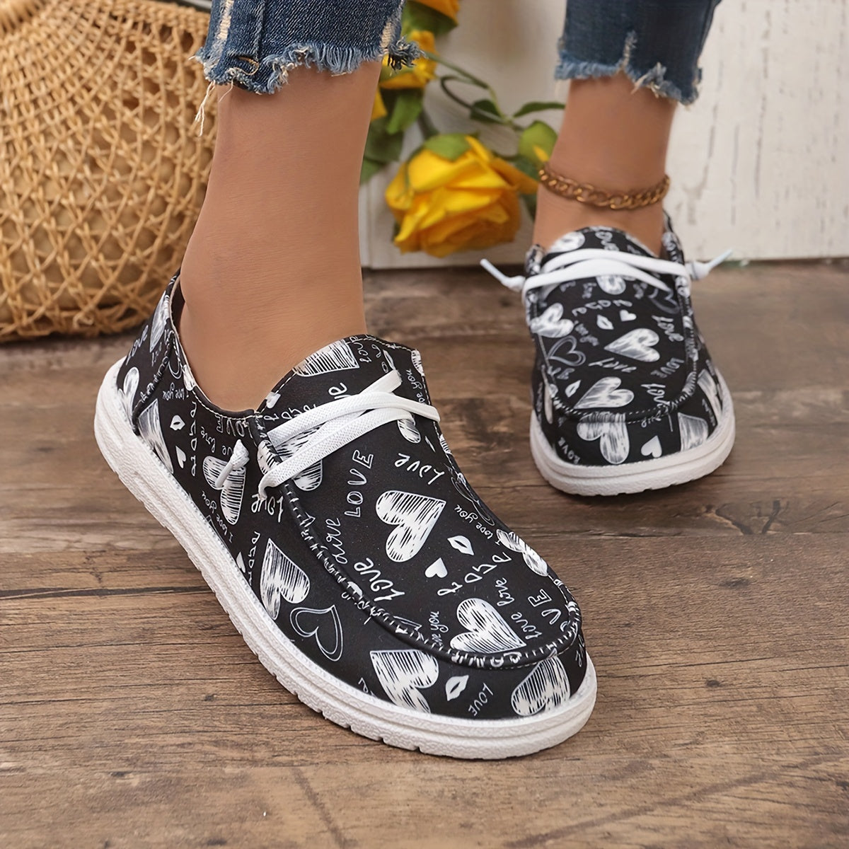 Heart & Letter Pattern Skate Shoes for Women