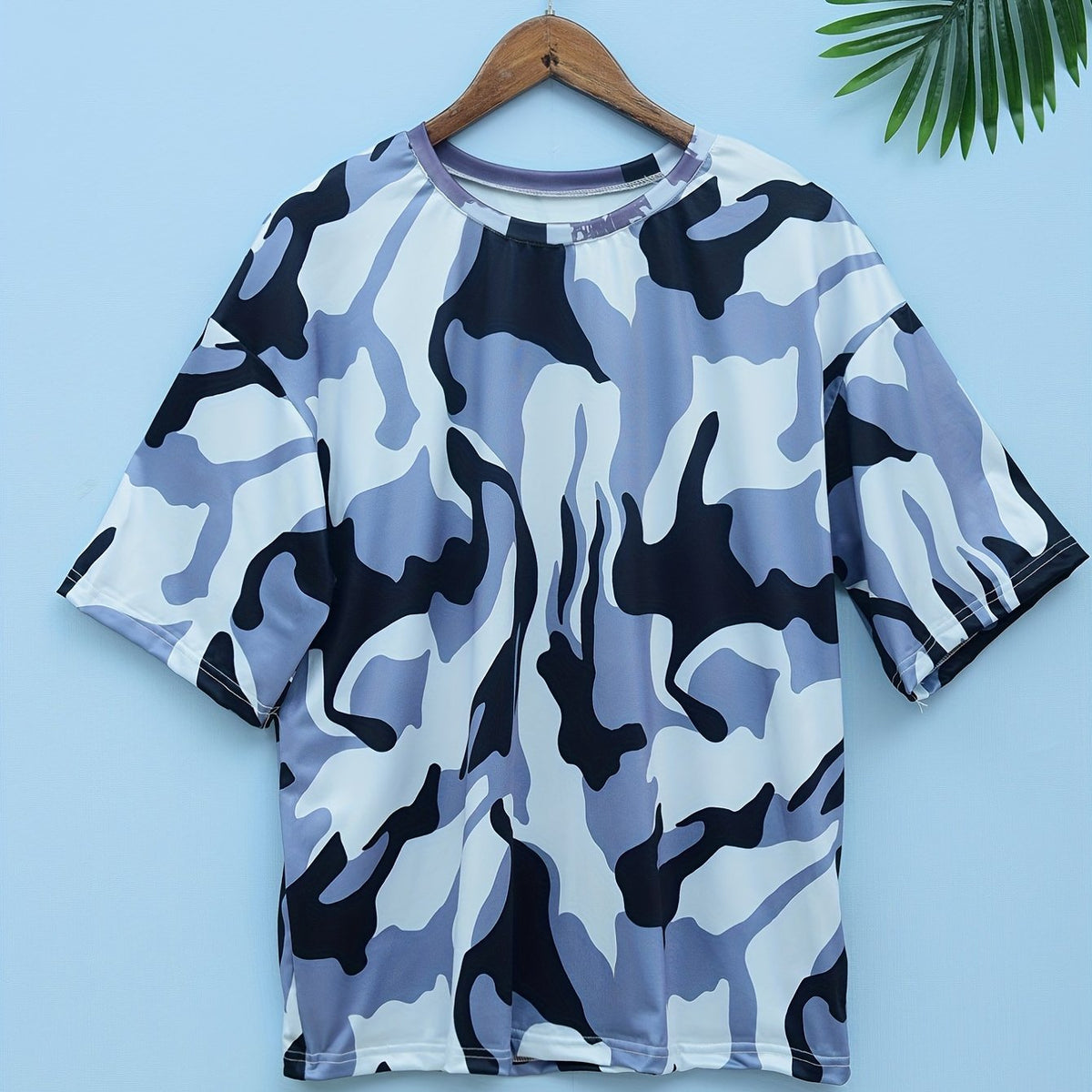 Women's Camo Short Sleeve T-Shirt for Outdoor Sports and Fitness