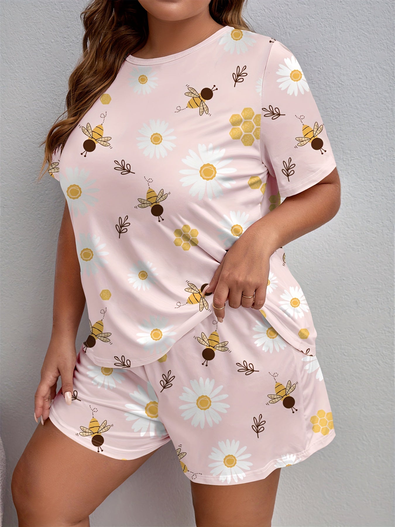  Bee & Daisy Print Tee & Shorts Lounge Set