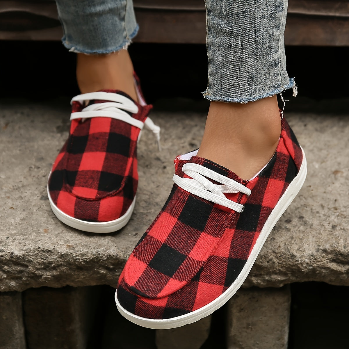 Women's Plaid Canvas Shoes Round Toe Lace Up Flat Sneakers