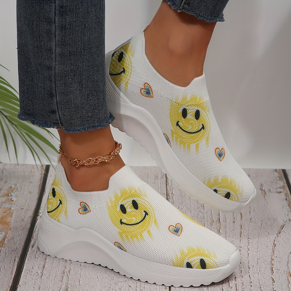 Smiling Face Print Mesh Running Shoes Lightweight Outdoor Sport Sneakers
