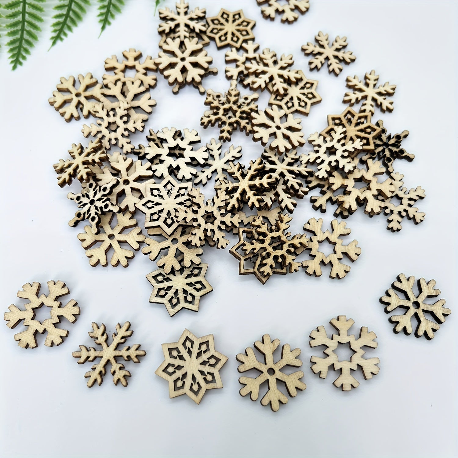 50pcs Wooden Christmas Tree Hanging Snowflake Ornaments