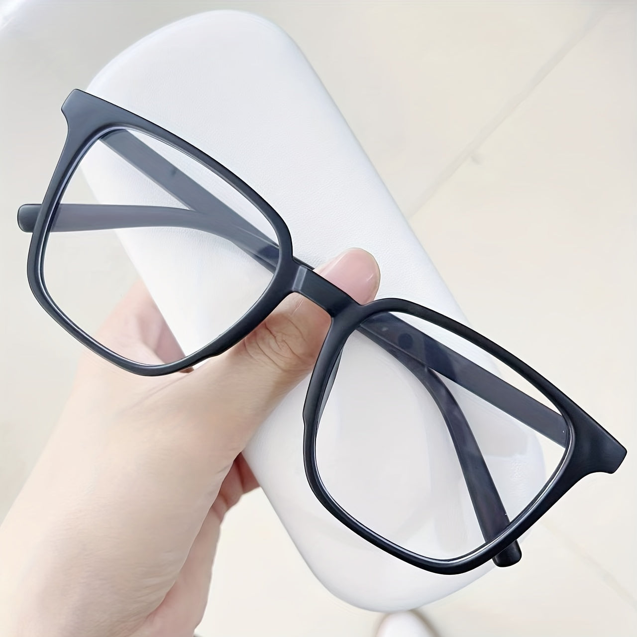 Lightweight Computer Game Glasses