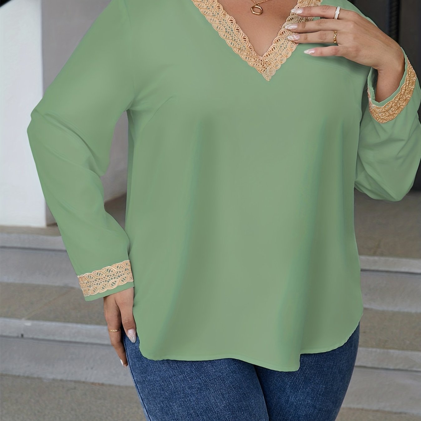  V-Neck Colorblock Lace Blouse