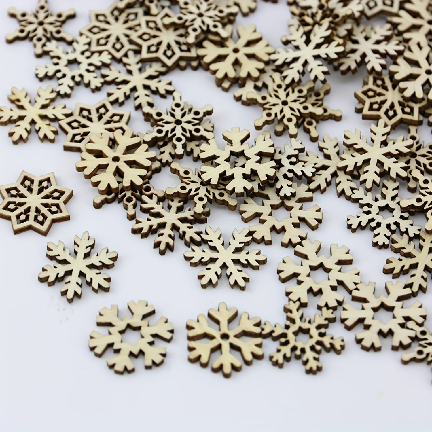 50pcs Wooden Christmas Tree Hanging Snowflake Ornaments