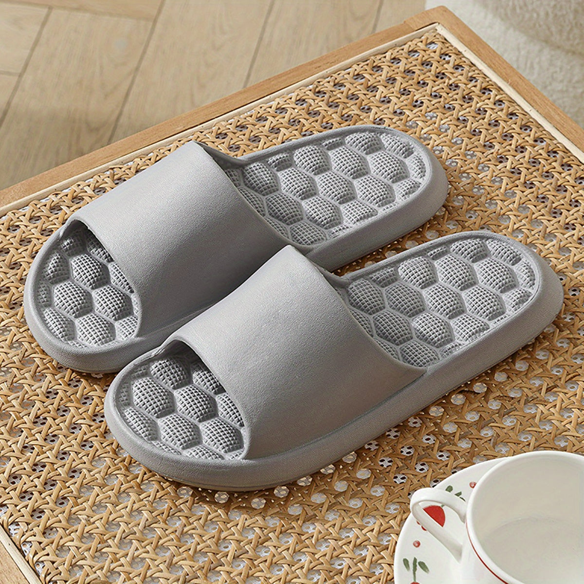 Men's Slides Slippers Soft Lightweight Comfy Non Slip Shoes for Indoor Outdoor