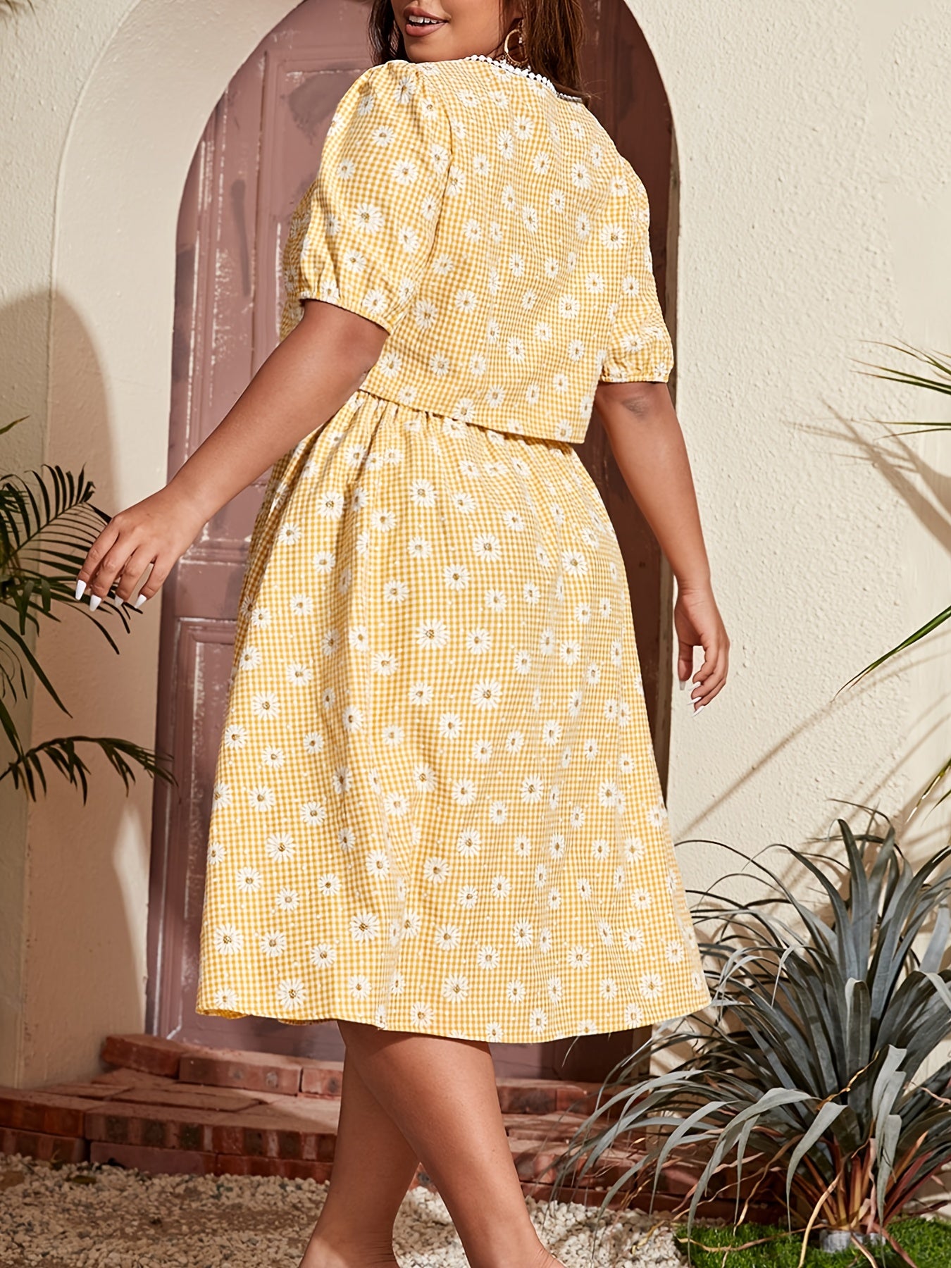 Women's Plus Floral Button Crop Top & Skirt Set