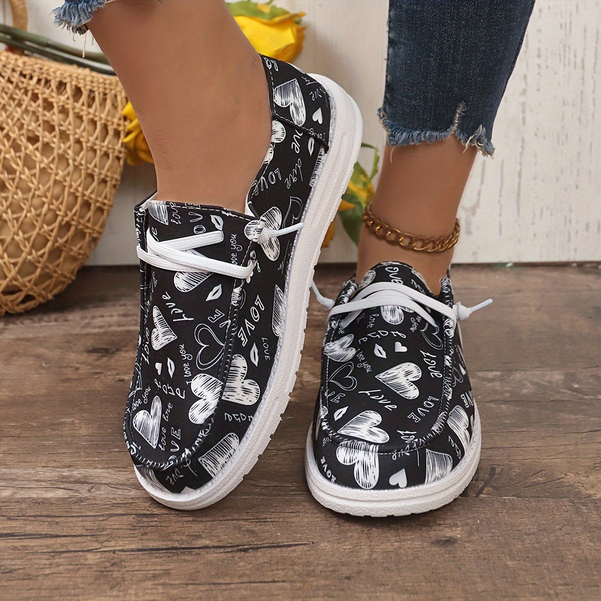 Women's Skateboard Shoes with Heart & Letter Pattern