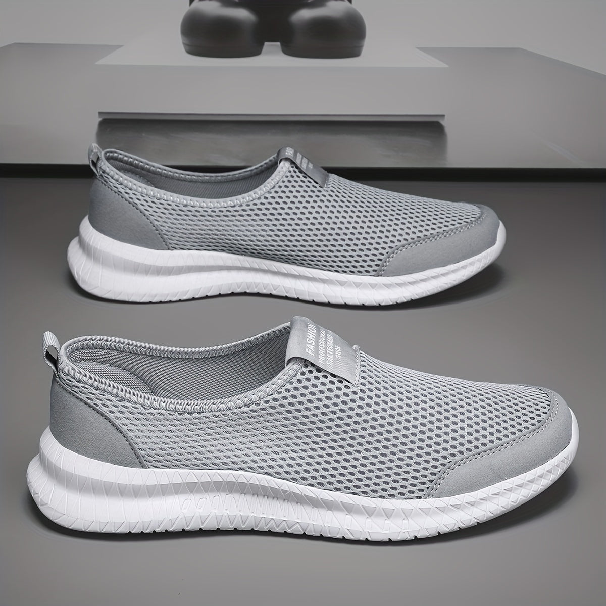 Men's Lightweight Slip On Casual Shoes for Traveling Jogging