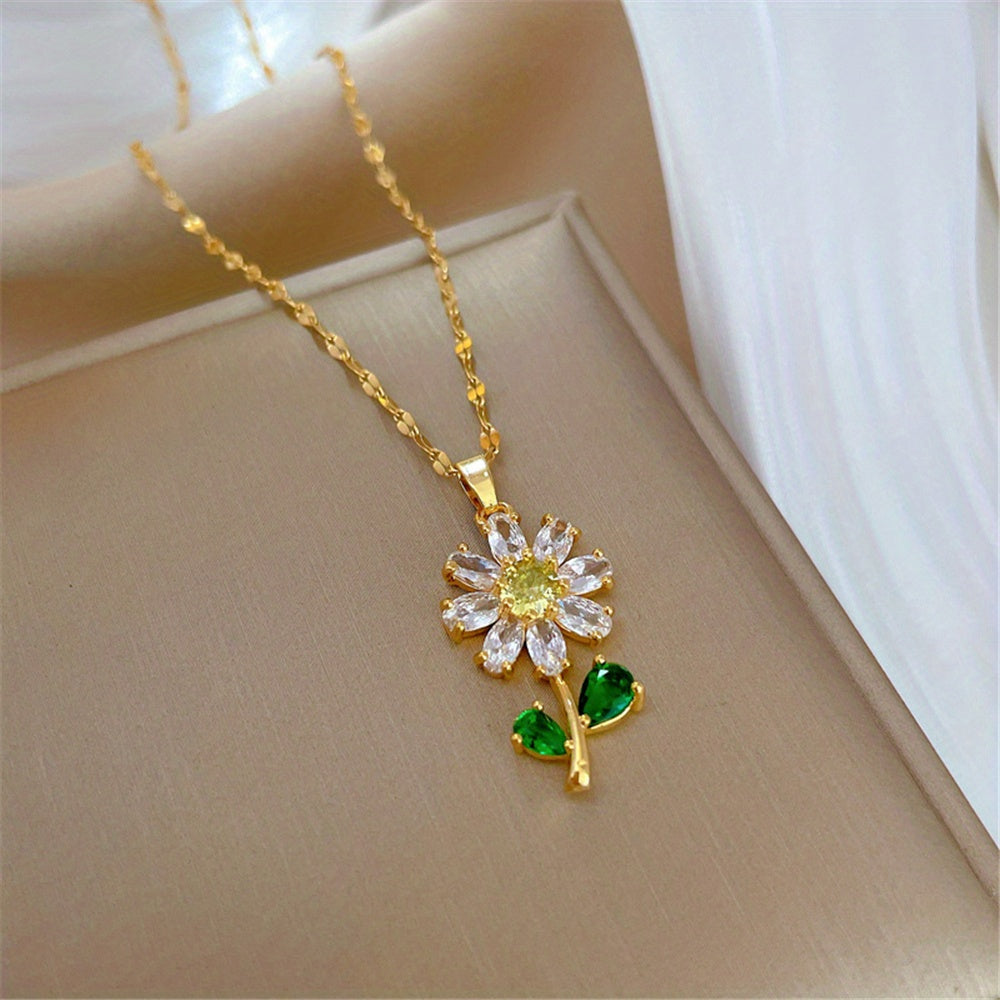 Daisy Flower Pendant Necklace for Women Elegant Collarbone Chain