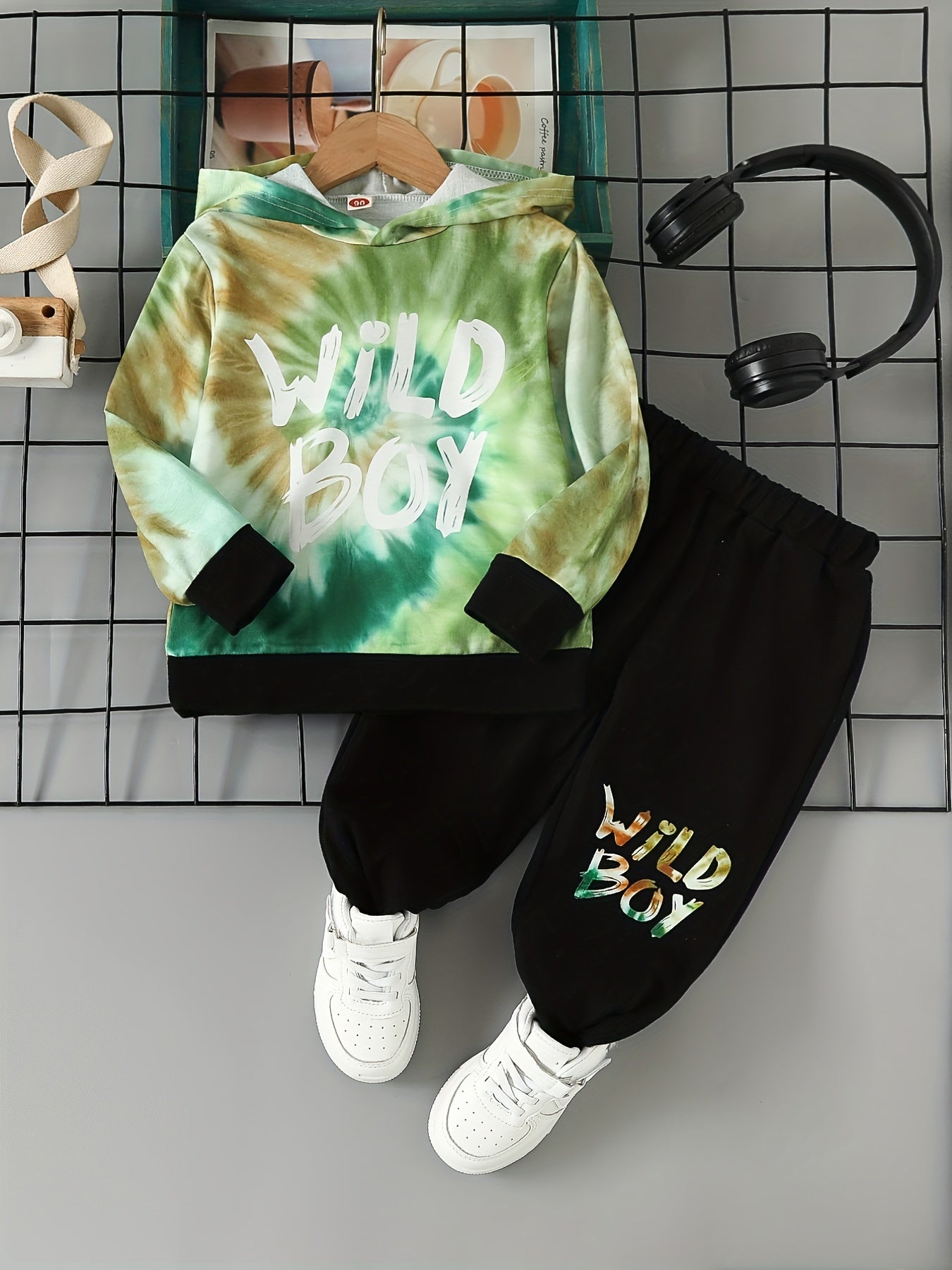 2pcs Boys Tie dye And WILD BOY Letter Graphic Print Boys Casual Hooded Sweatshir