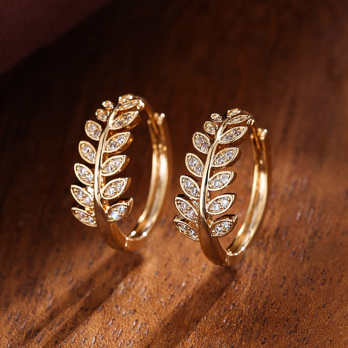 Leaf Shaped Hoop Huggie Earrings Inlaid Zircon 18K Plated