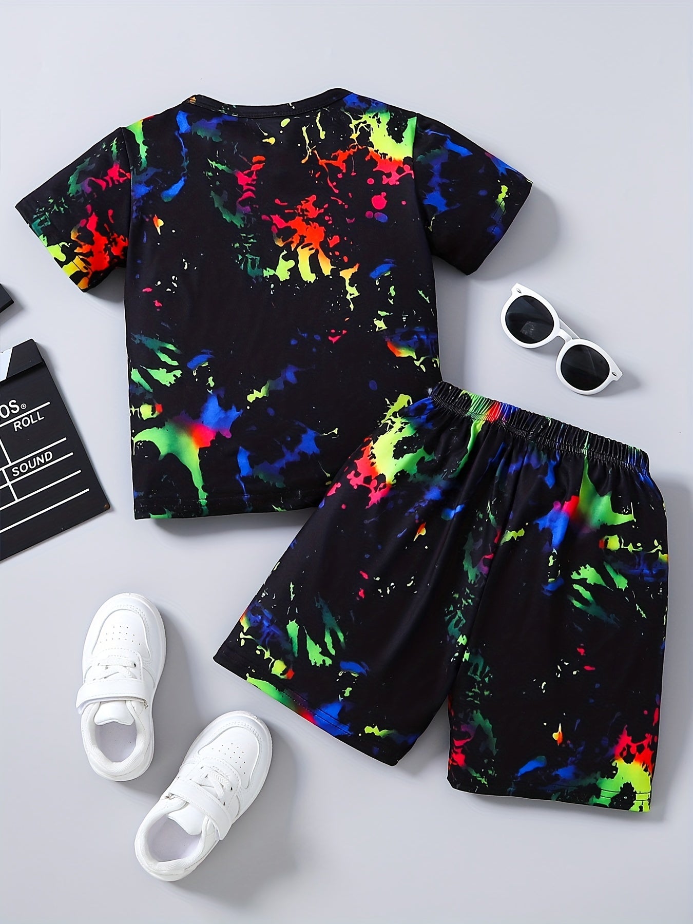 2pcs Boys Allover Print Graphic Short Sleeve Tees & Shorts Sets