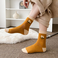 Sweet Floral Print Colorblock Mid Tube Socks Women's Stockings