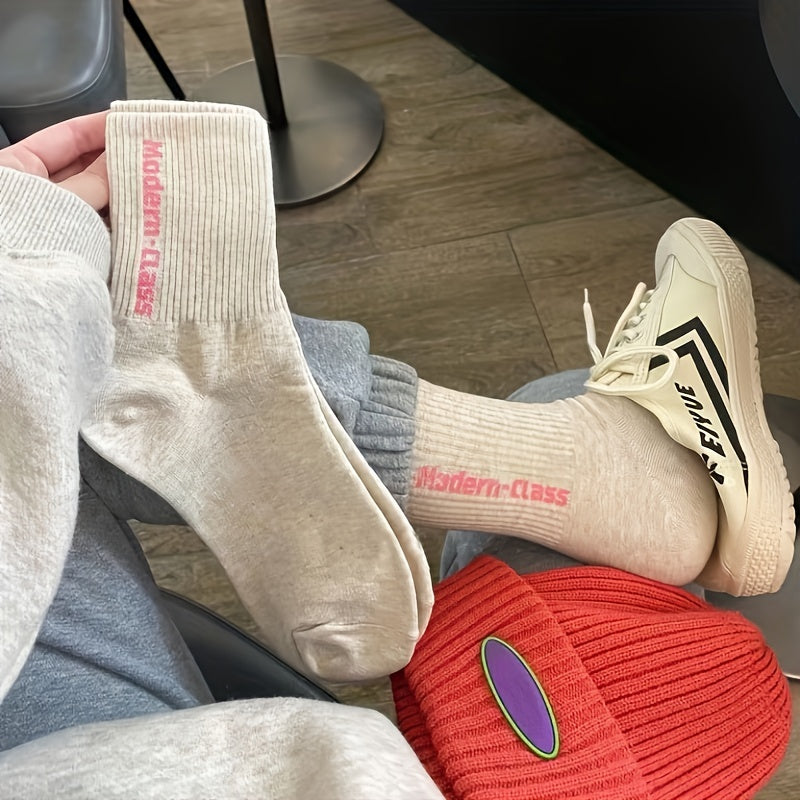 4 Pairs Letter Print Crew Sports Socks Women's Stockings