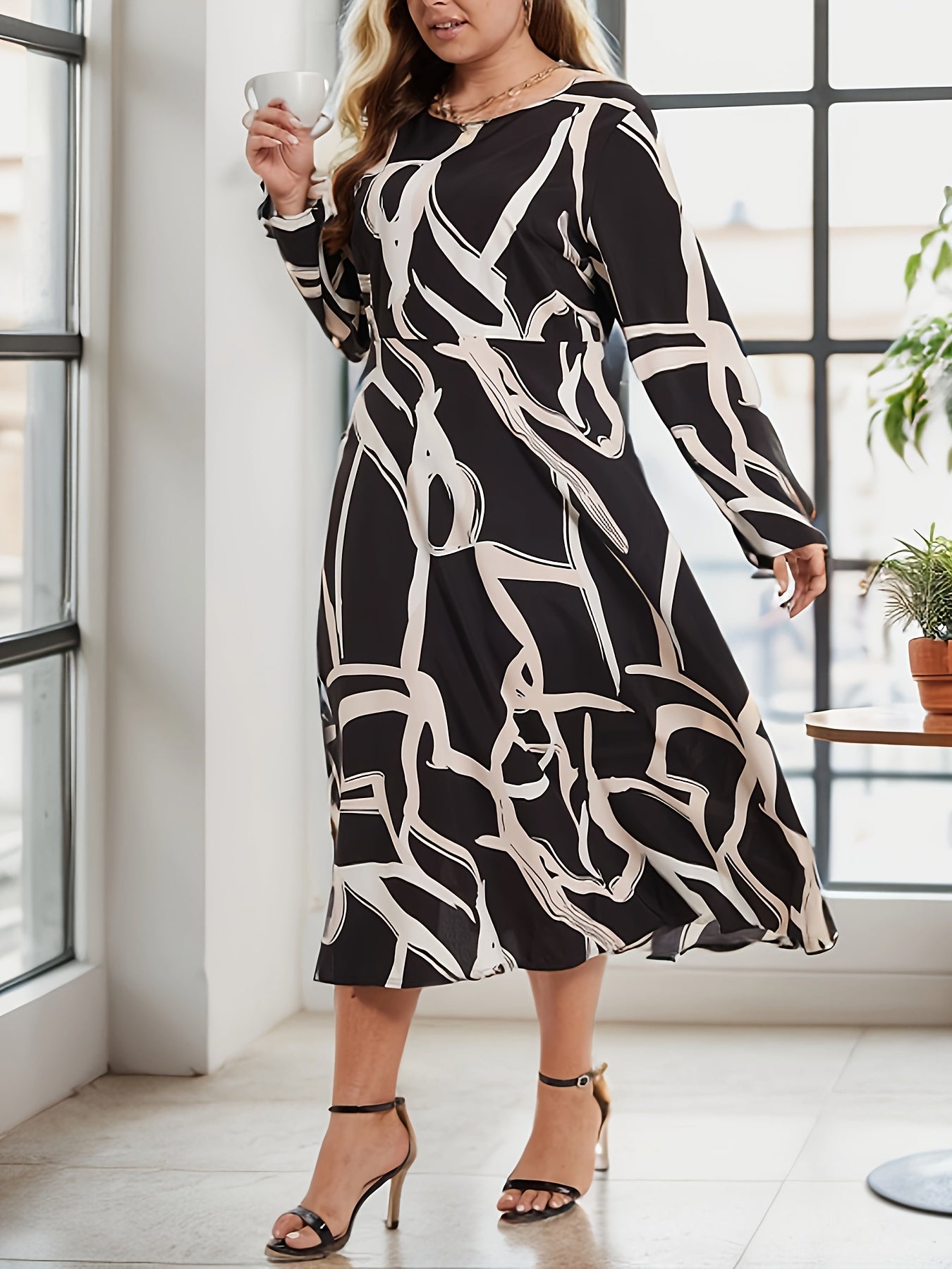 Plus Size Abstract Stripe Print Long Sleeve A Line Maxi Dress