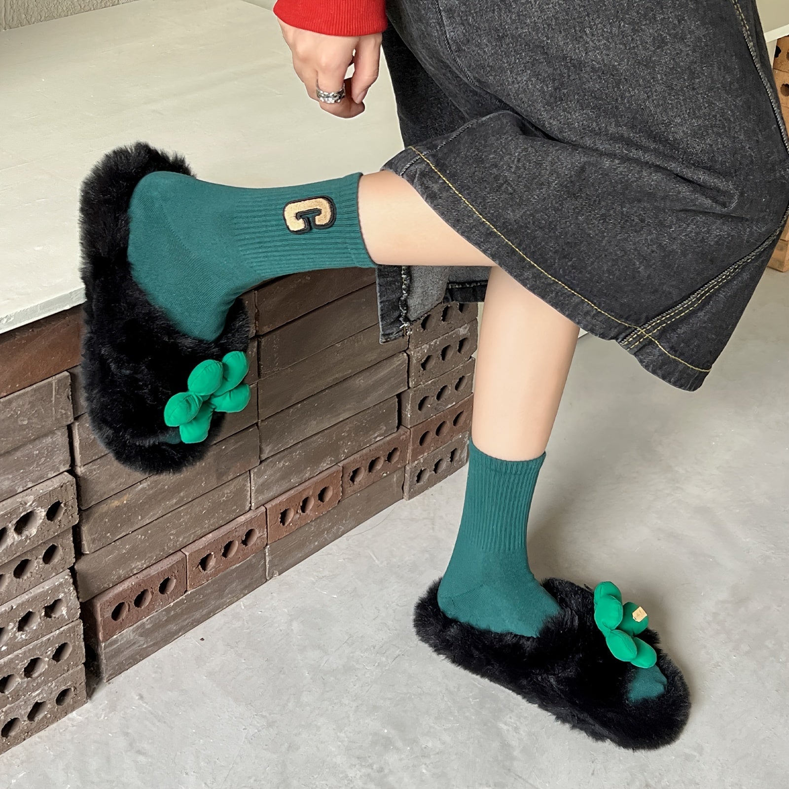 Crew Socks Comfortable Breathable 3D Textured Solid Socks Women's Stockings