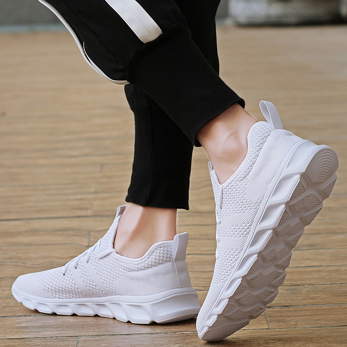 Men's Lightweight Running Shoes Breathable Outdoor Sneakers