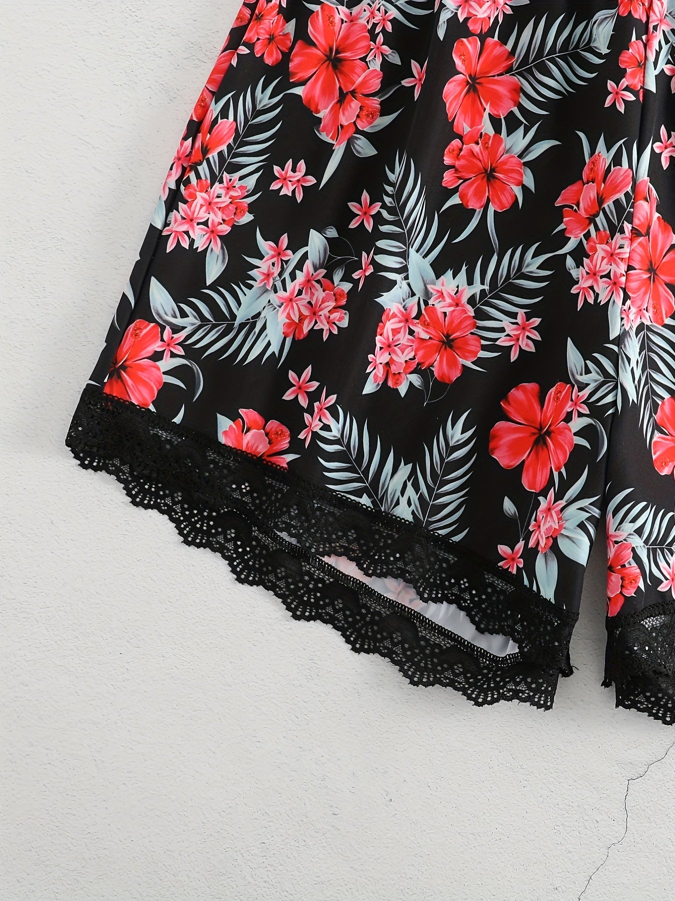  Rose Print Lace Elastic Stretch Shorts