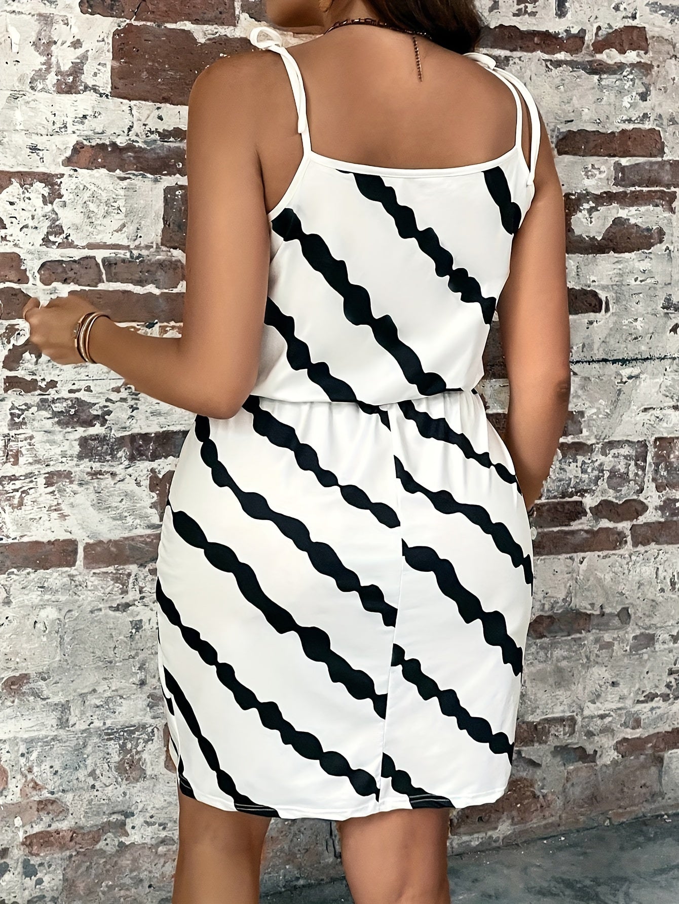  Women's Stripe Print Tie Shoulder Round Neck Cami Dress