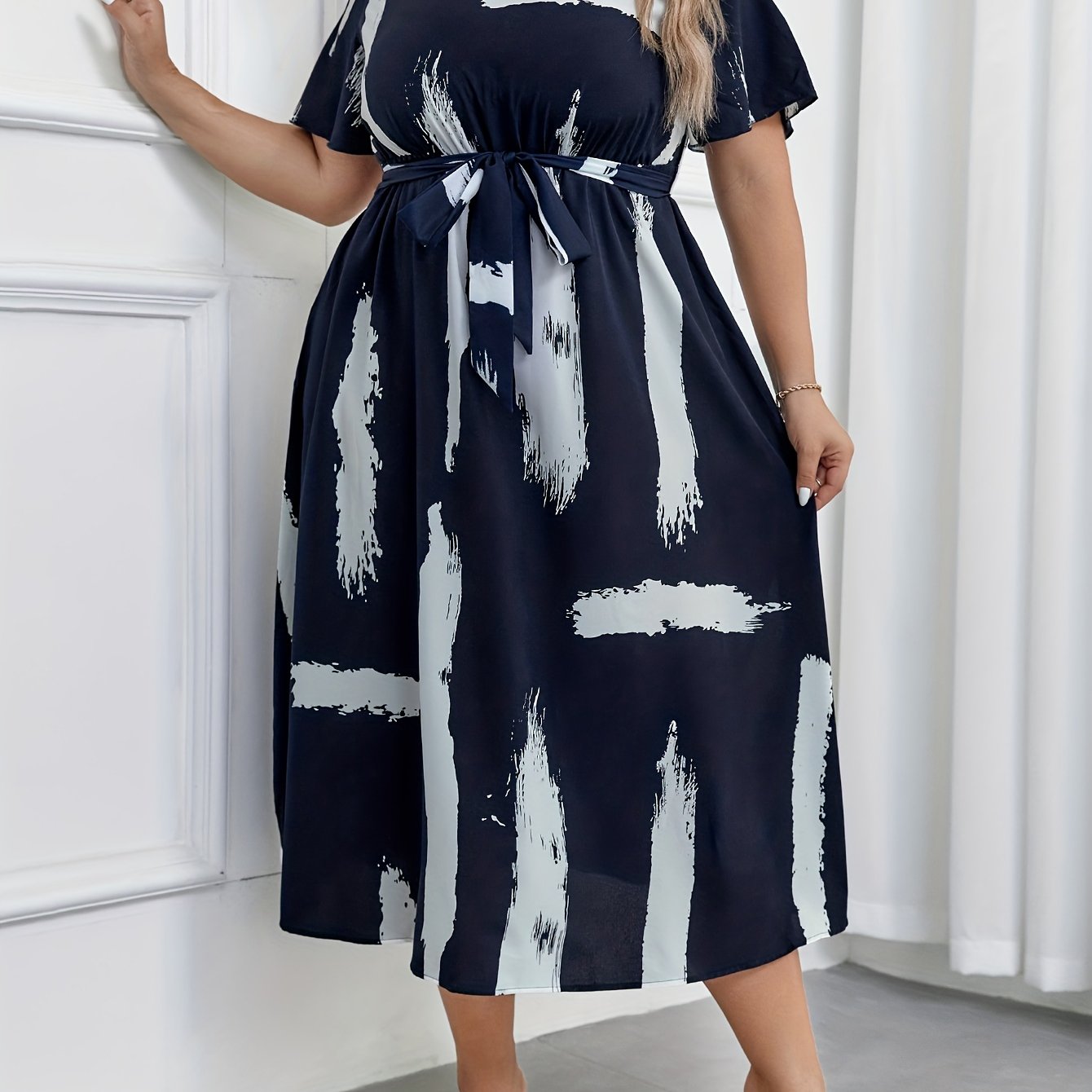  Brush Print V Neck Maxi Dress With Belt