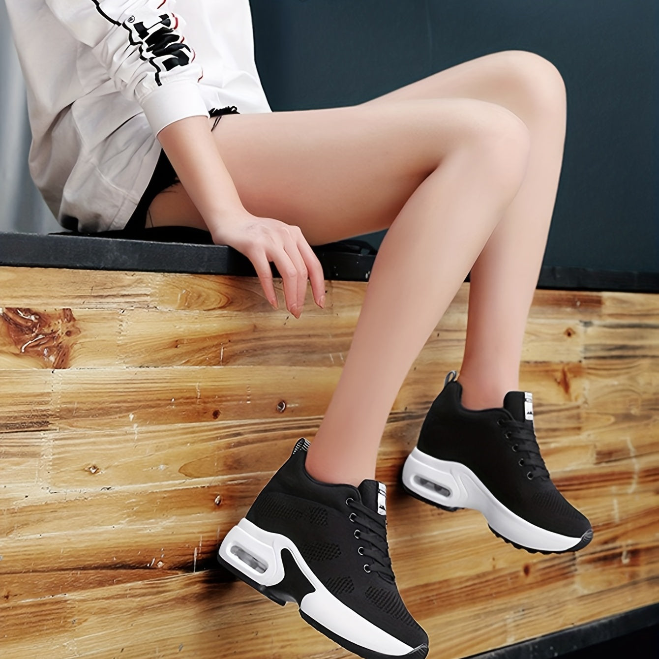 Women's Breathable Mesh Platform Sneakers Lace Up Outdoor Shoes