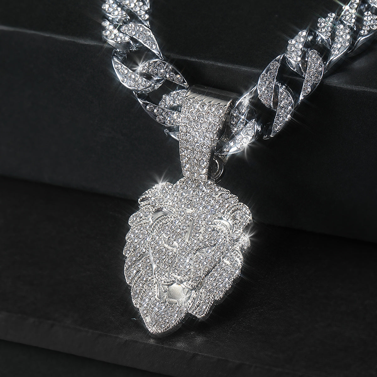 Lion Head Pendant Cuban Chain Necklace