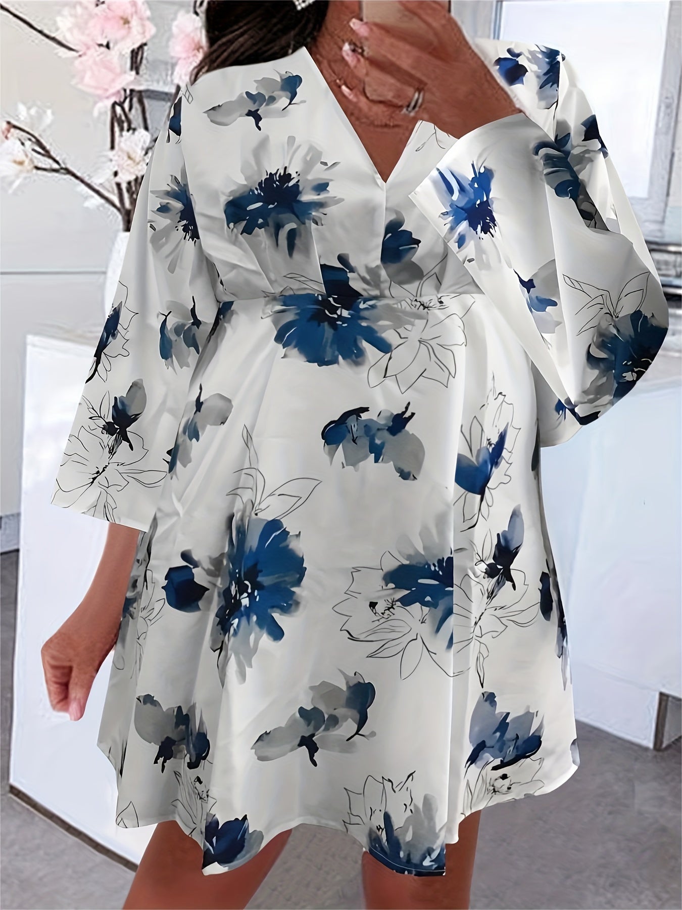  Floral Print V Neck Loose Fit Mini Dress