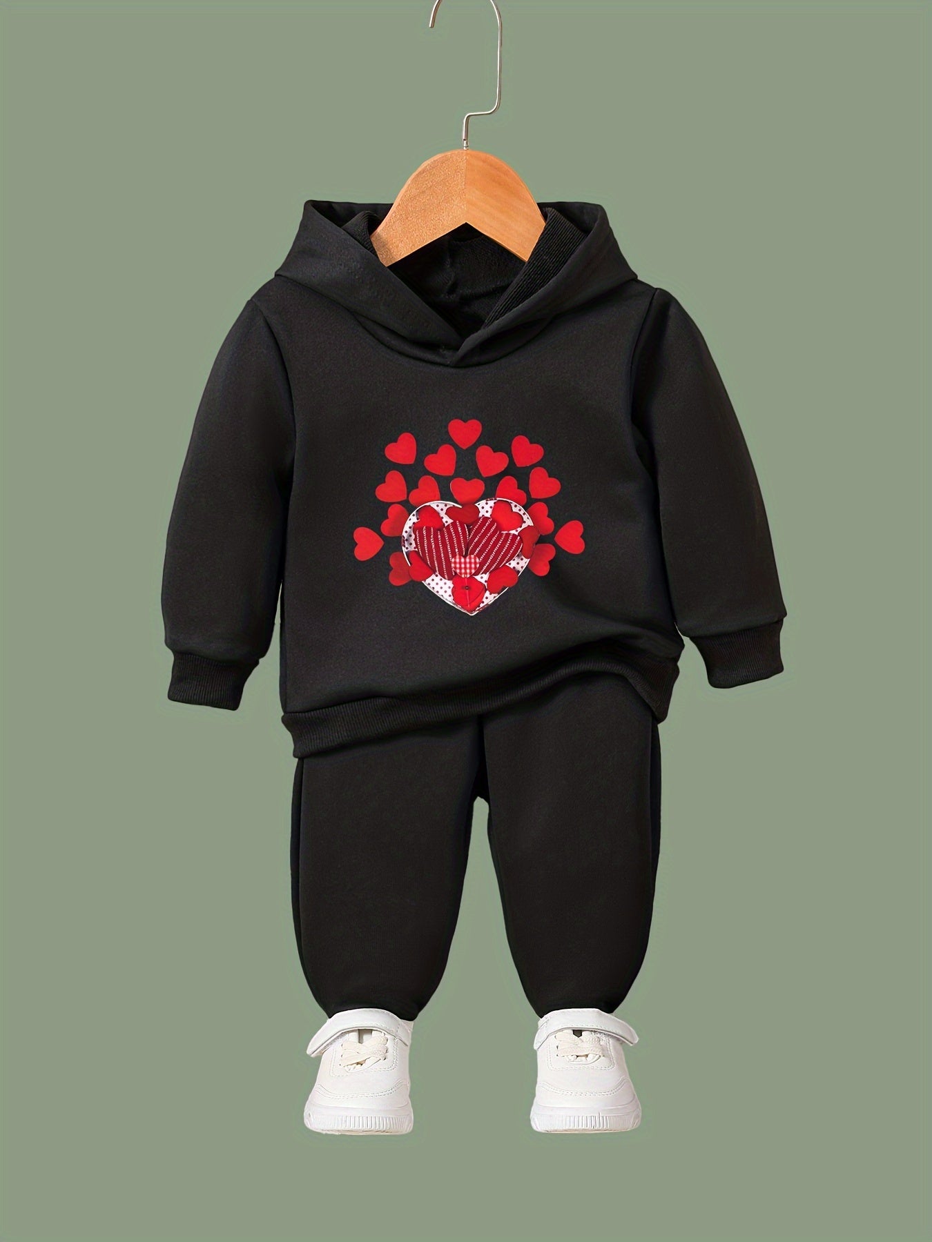 Girls 2pc Hearts Pattern Hooded Sweatshirt & Solid Sweatpants Set