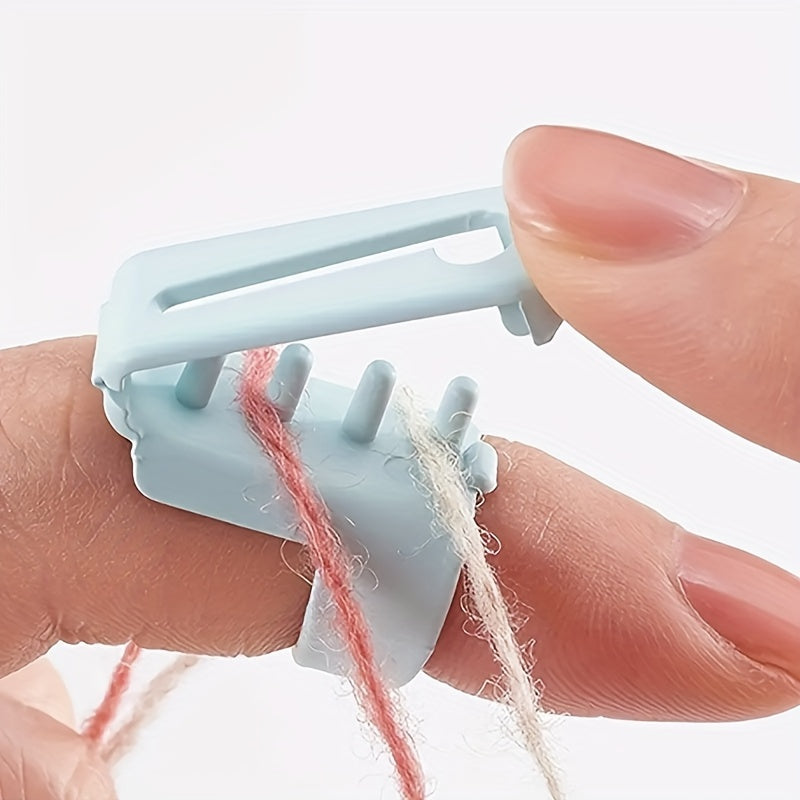 2pcs Yarn Guide Finger Holder Knitting Thimble Tool Plastic Yarn Guide