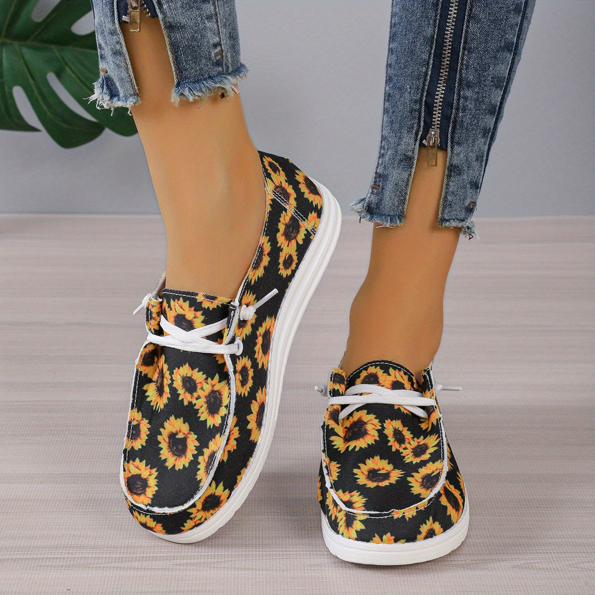 Women's Sunflower Print Canvas Shoes Casual Lace Up Lightweight Low Top Loafers