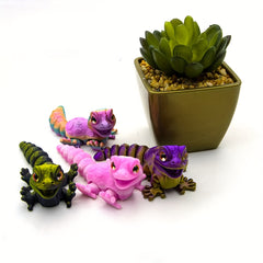 Colorful Lizard Figurines with Articulated Joints - Office Desk Decor