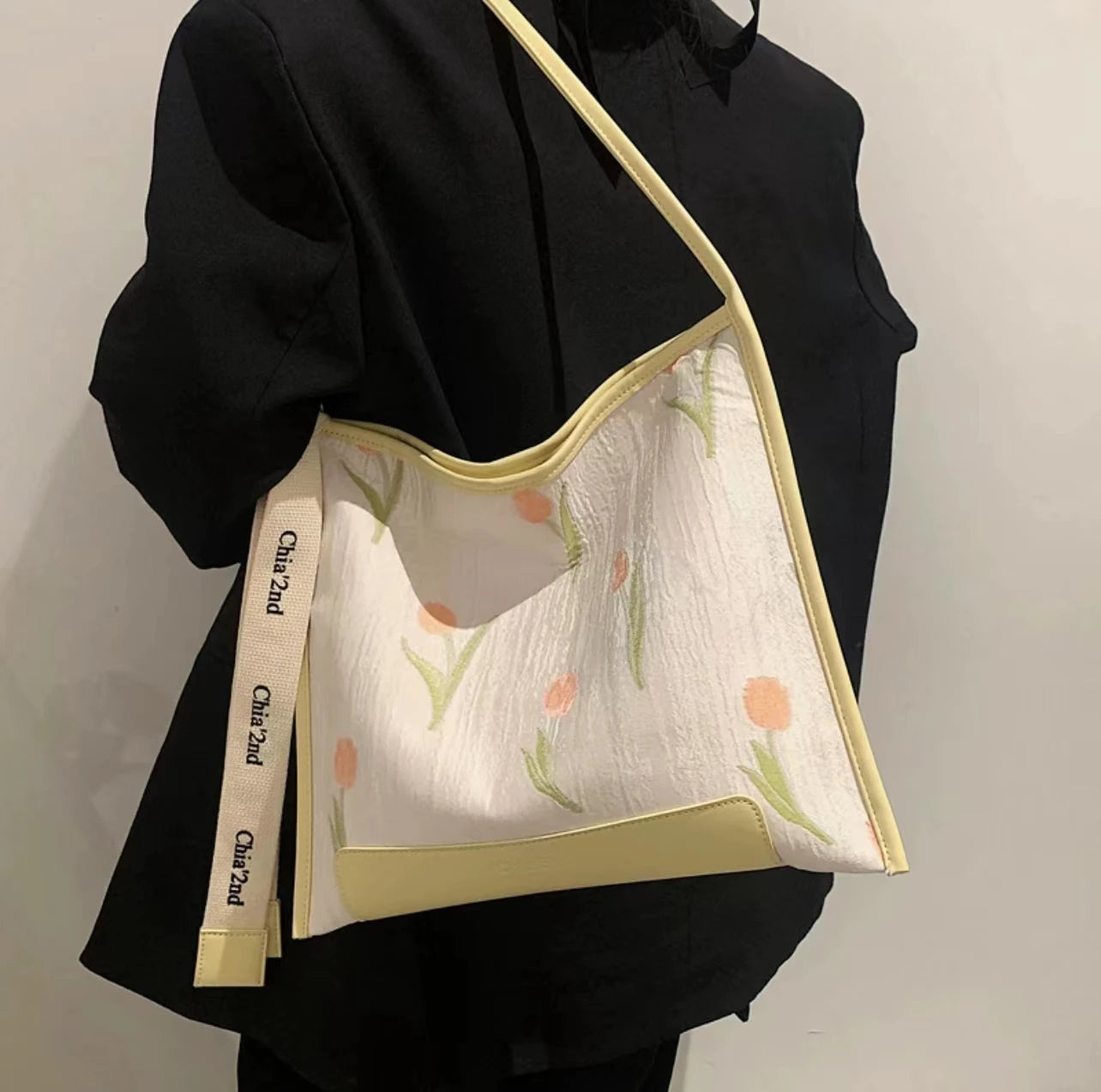 Aboutlee Tulip Pattern Shoulder Bag Lightweight Casual Outing Bag
