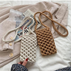 Straw Tassel Crossbody Bag for Summer Beach with Mobile Phone Compartment