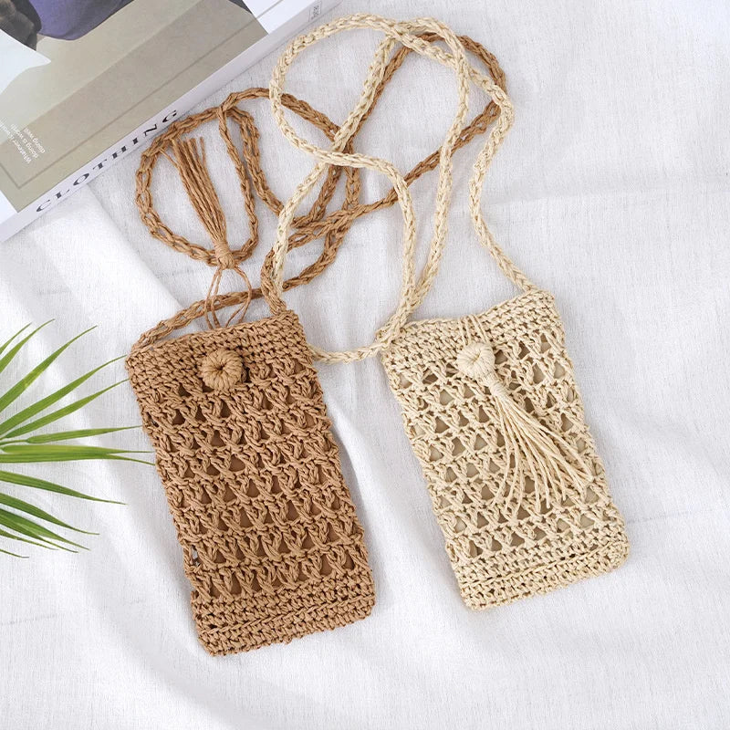 Straw Tassel Crossbody Bag for Summer Beach with Mobile Phone Compartment